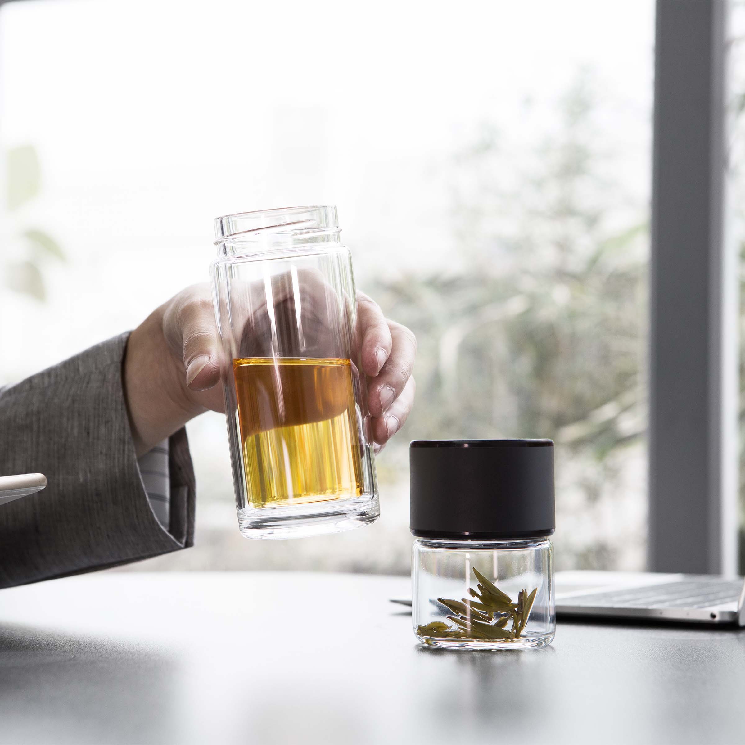 Borraccia per Tè Trasparente Nomad Black (238 ml)